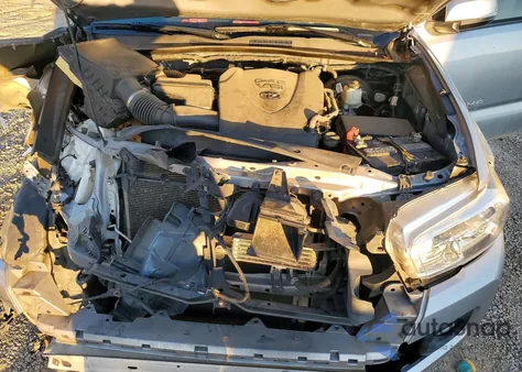 2020 Toyota Tacoma Double Cab z USA, uszkodzony, nr VIN 3TMAZ5CN7LM132009